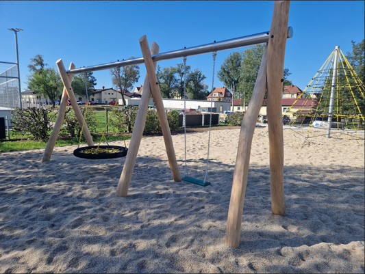 Korb-Einfachschaukel aus Robinie