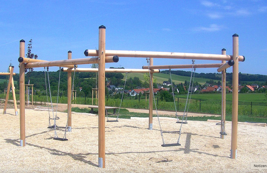Sechsfach-Schaukel Douglasie mit Schaukelsitzen