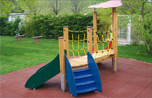 MNI-KID Spielanlage „Lydia“, Douglasie